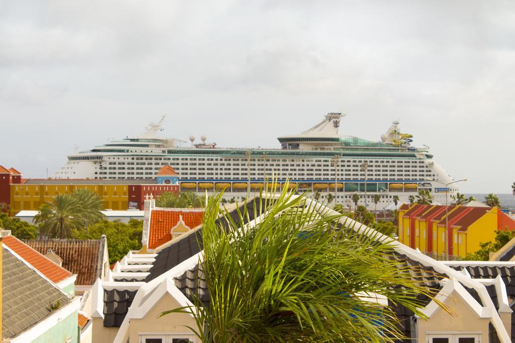 Curacao Suites Hotel Willemstad Exterior photo