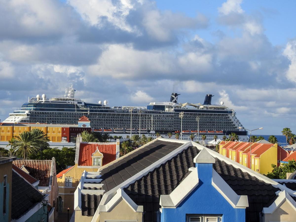 Curacao Suites Hotel Willemstad Exterior photo